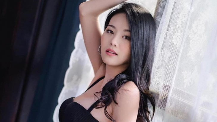 Date Asian Woman Logo